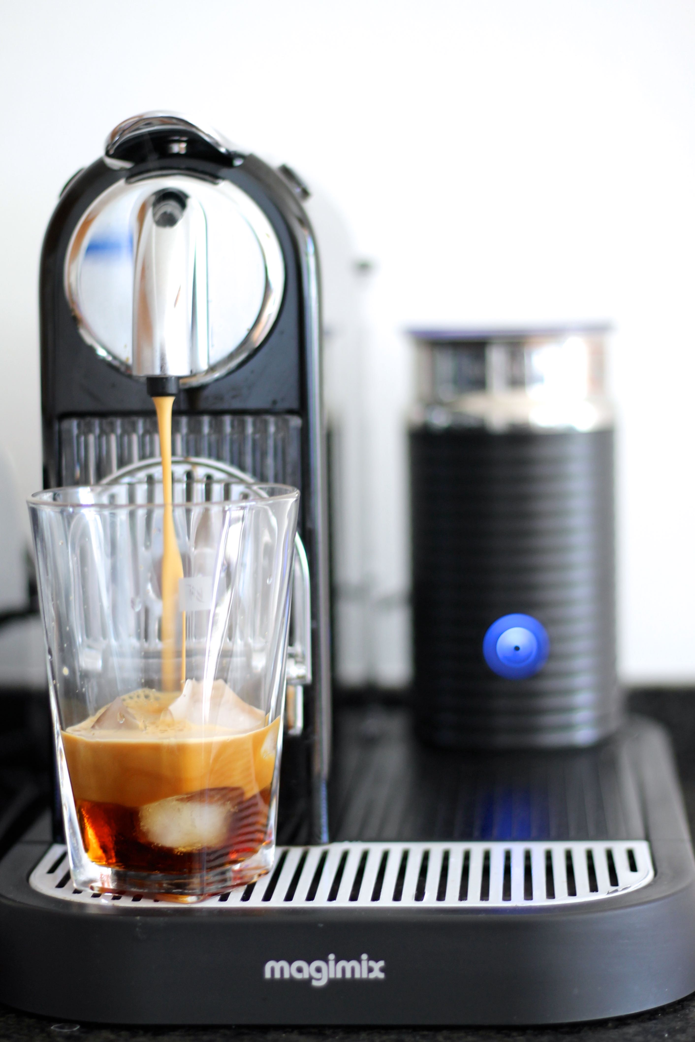 how to make iced caramel coffee